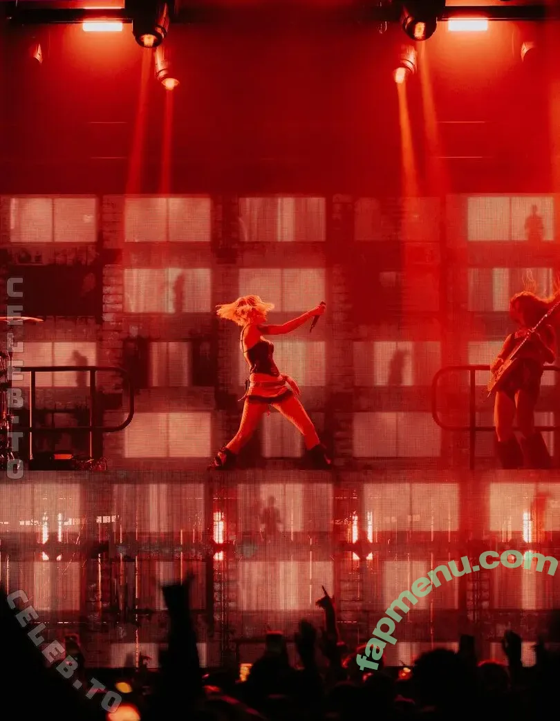 Halsey nude photo #1542 (iamhalsey)