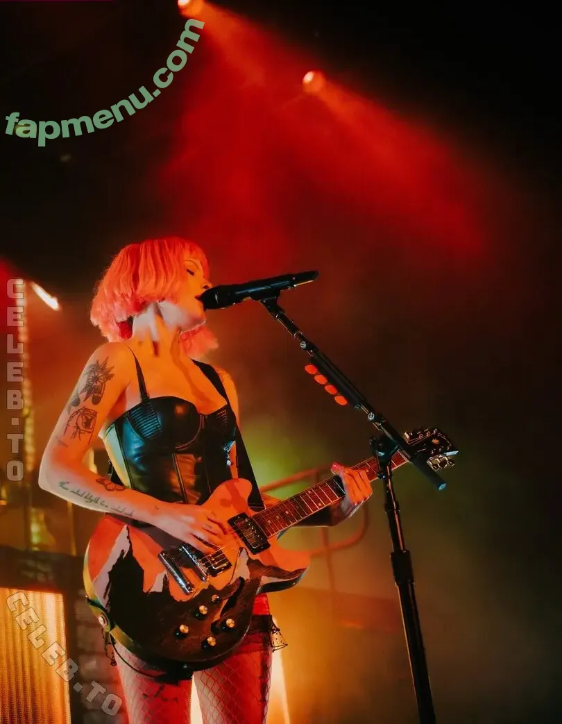 Halsey nude photo #1547 (iamhalsey)