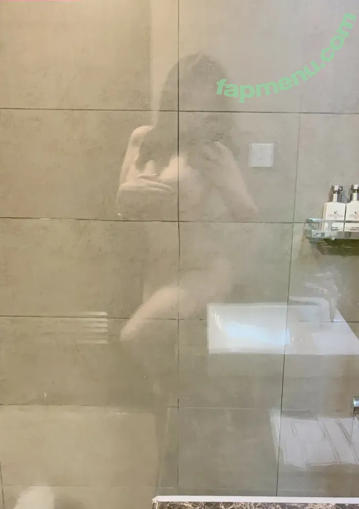 Hana Bunny nude photo #1778 (Hanna Dinh / hana.bunny_bunny / hanabunny / squishubunny)