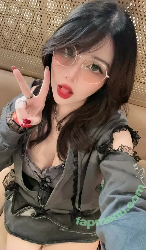 Hana Bunny nude photo #1852 (Hanna Dinh / hana.bunny_bunny / hanabunny / squishubunny)