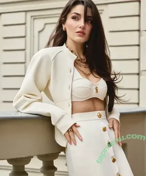 Hande Ercel / handemiyy nude photo #0296