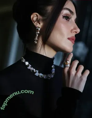 Hande Ercel / handemiyy nude photo #0330