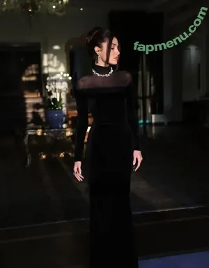 Hande Ercel / handemiyy nude photo #0331