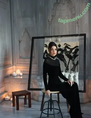 Hande Ercel / handemiyy nude photo #0337