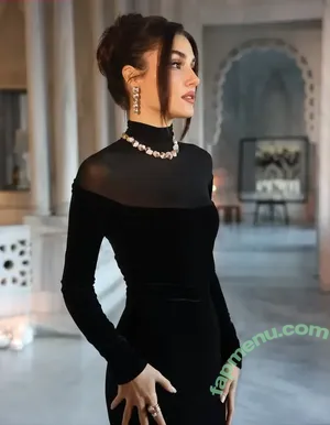 Hande Ercel / handemiyy nude photo #0338