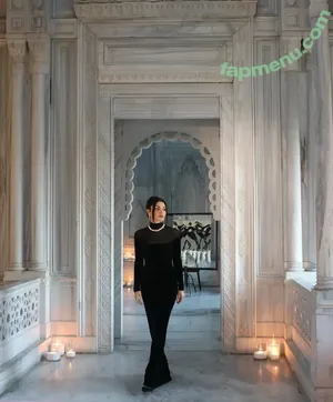 Hande Ercel / handemiyy nude photo #0341