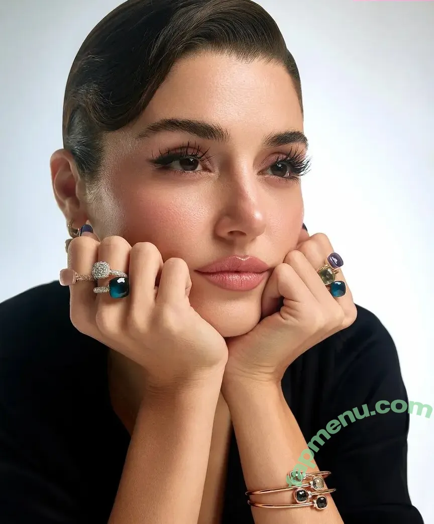 Hande Ercel nude photo #0289 (handemiyy)