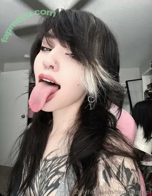 nude photo #0004