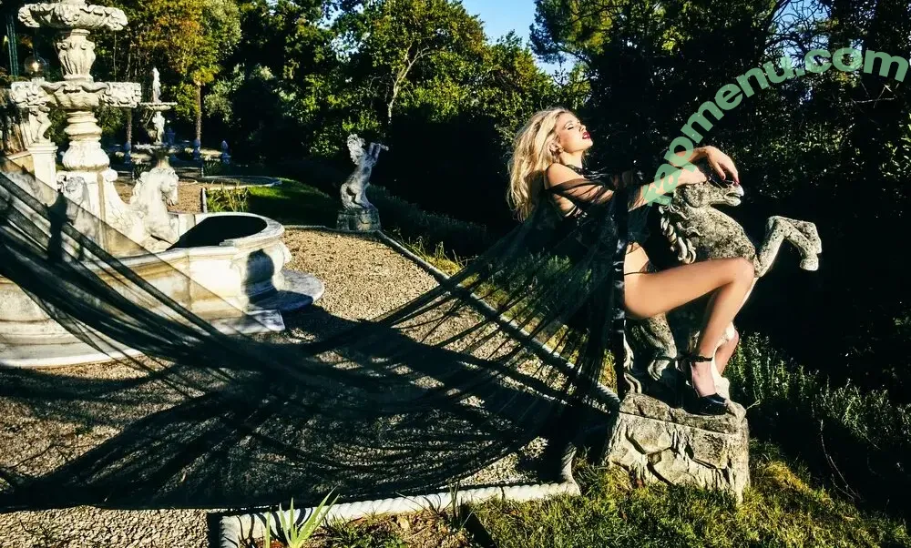 Hanna Edwinson nude photo #0241 (hanna_edwinson / hannaedwinson)