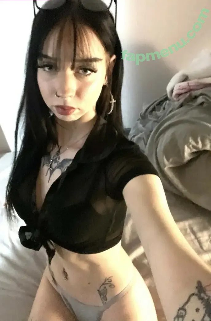 HannaH nude photo #0102 (hannah28h / hannah28hh / hannahowo / hannuska004)