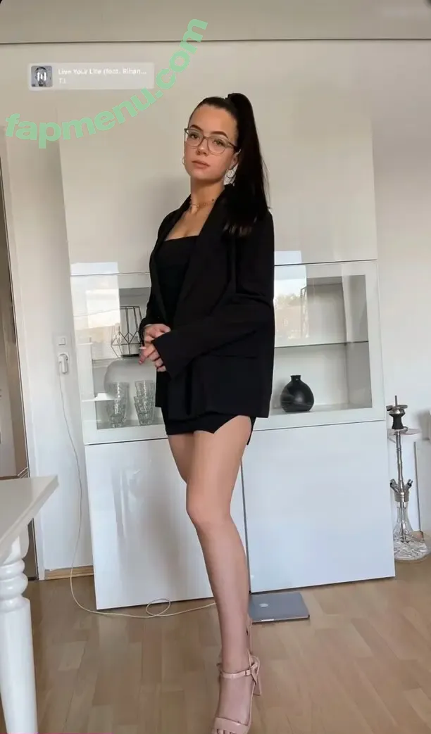 Hannah Cauko nude photo #0032 (hannahcauko)