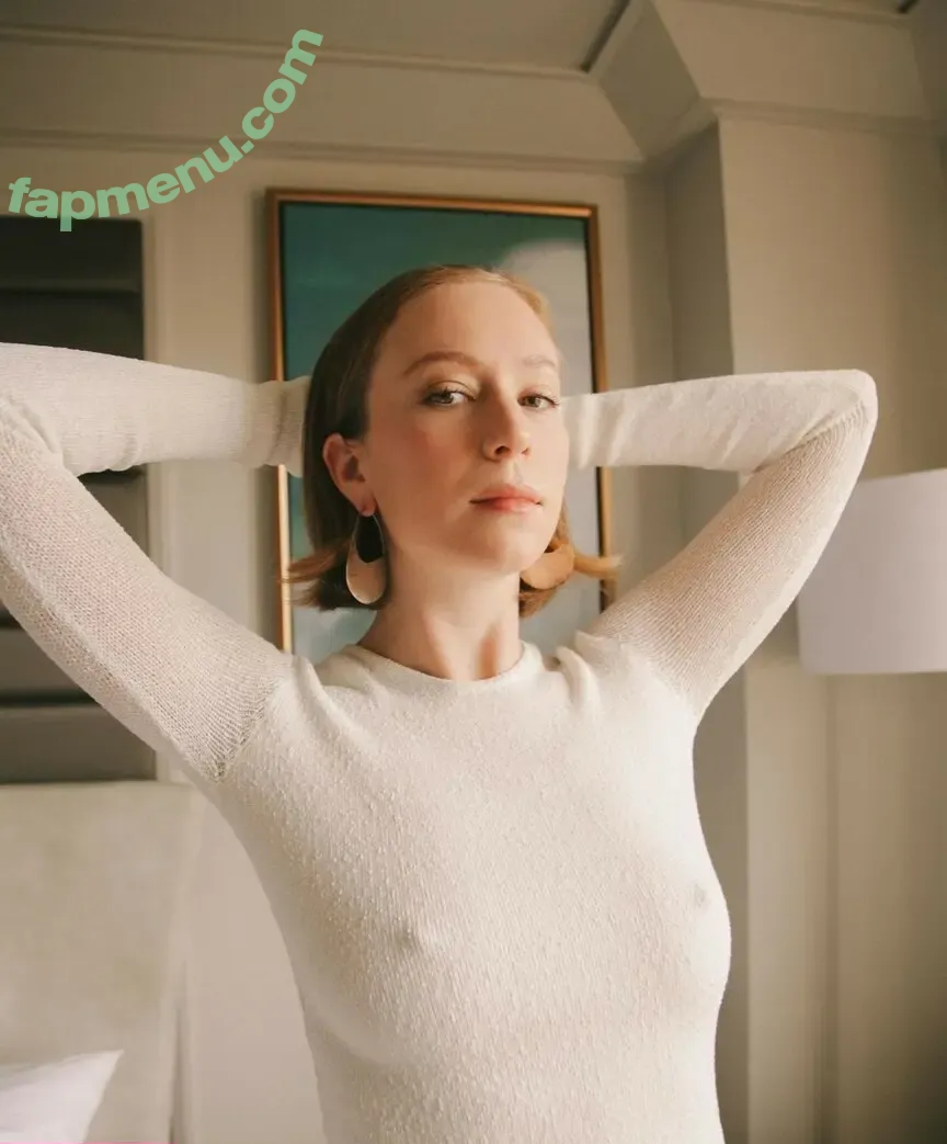 Hannah Einbinder nude photo #0074 (hannaheinbinder)