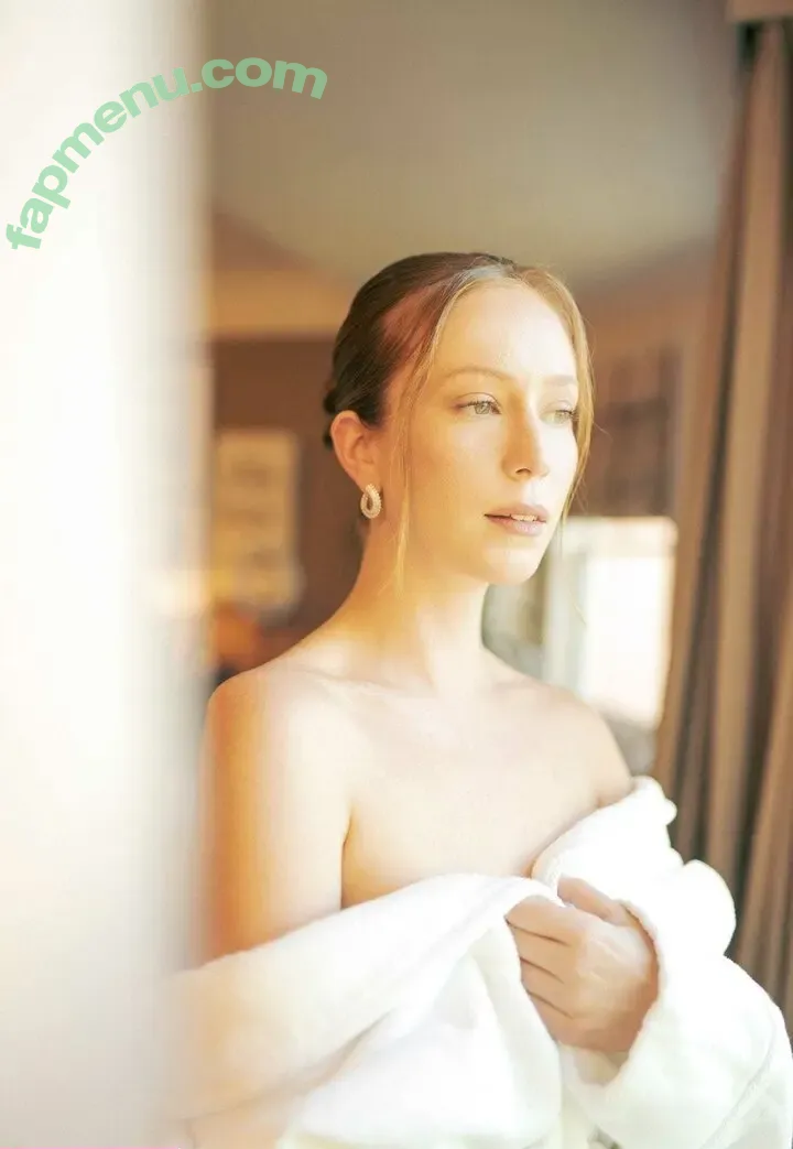 Hannah Einbinder nude photo #0178 (hannaheinbinder)