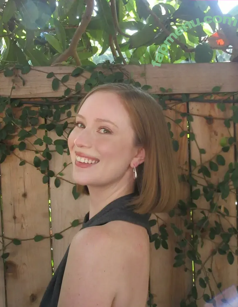 Hannah Einbinder nude photo #0184 (hannaheinbinder)