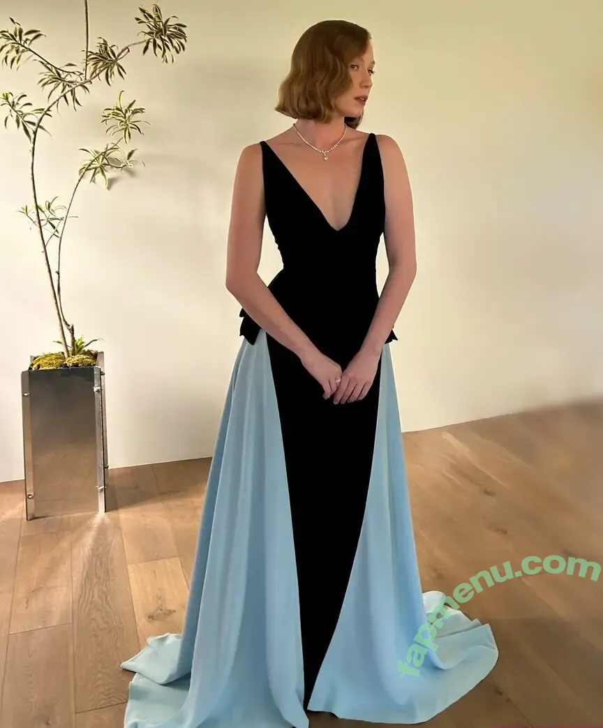 Hannah Einbinder nude photo #0190 (hannaheinbinder)