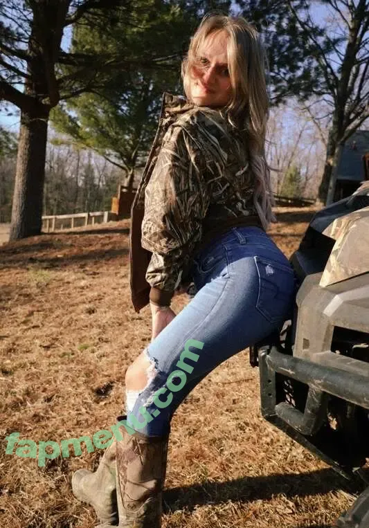 Hannah Farm nude photo #0041 (hannahfarm / thehannahfarm)