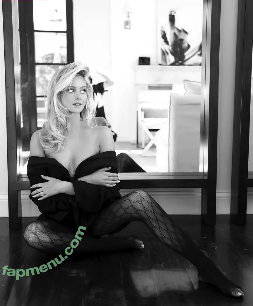 Hannah Godwin nude photo #0061 (hannahg / hannahg11)