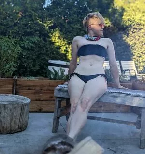 Hannah Hart / harto nude photo #0030