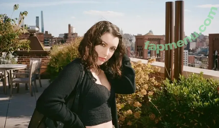 Hannah Marks nude photo #0075 (hannahgmarks)