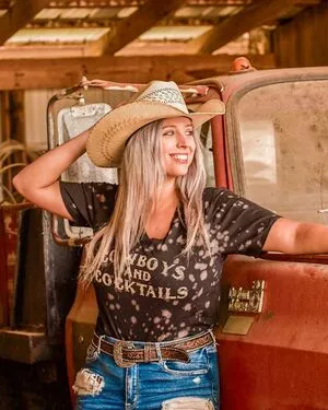 Hannah Murrell / hannahlee00 / hannahmurre11 / twinnumber_one nude photo #0229