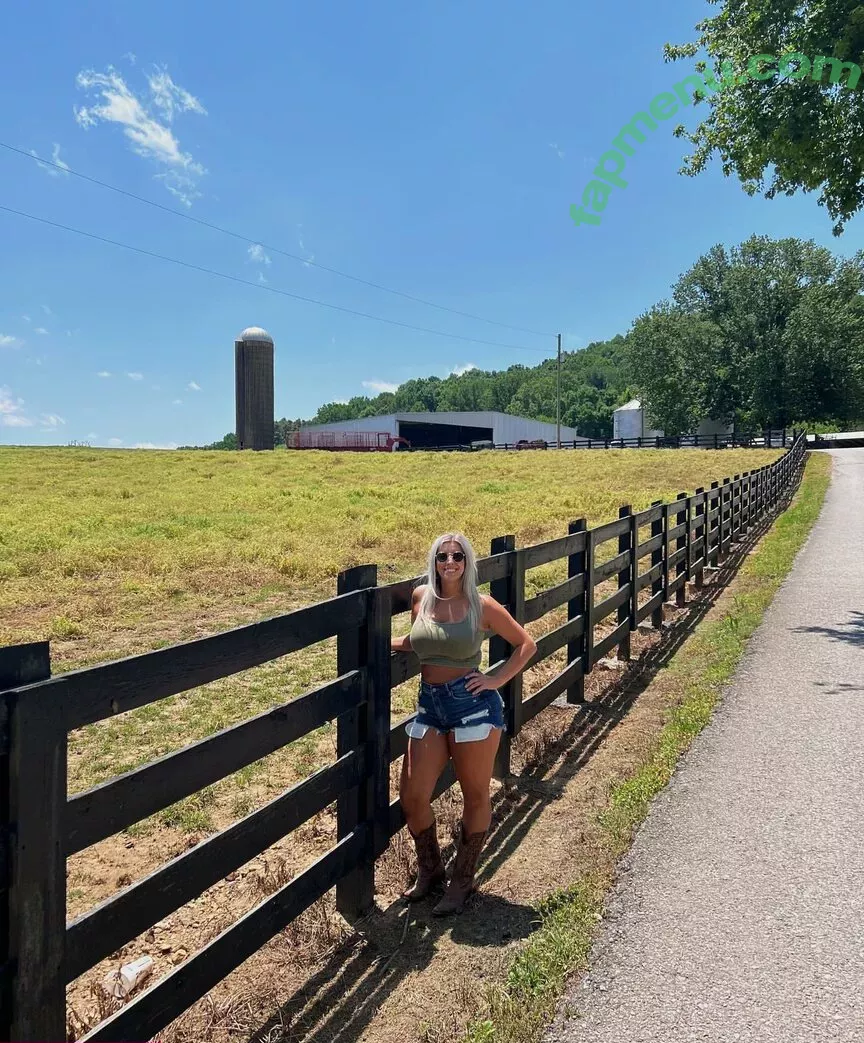 Hannah Murrell nude photo #0175 (hannahlee00 / hannahmurre11 / twinnumber_one)