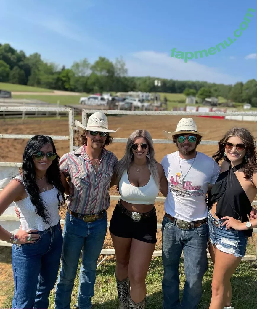 Hannah Murrell nude photo #0177 (hannahlee00 / hannahmurre11 / twinnumber_one)