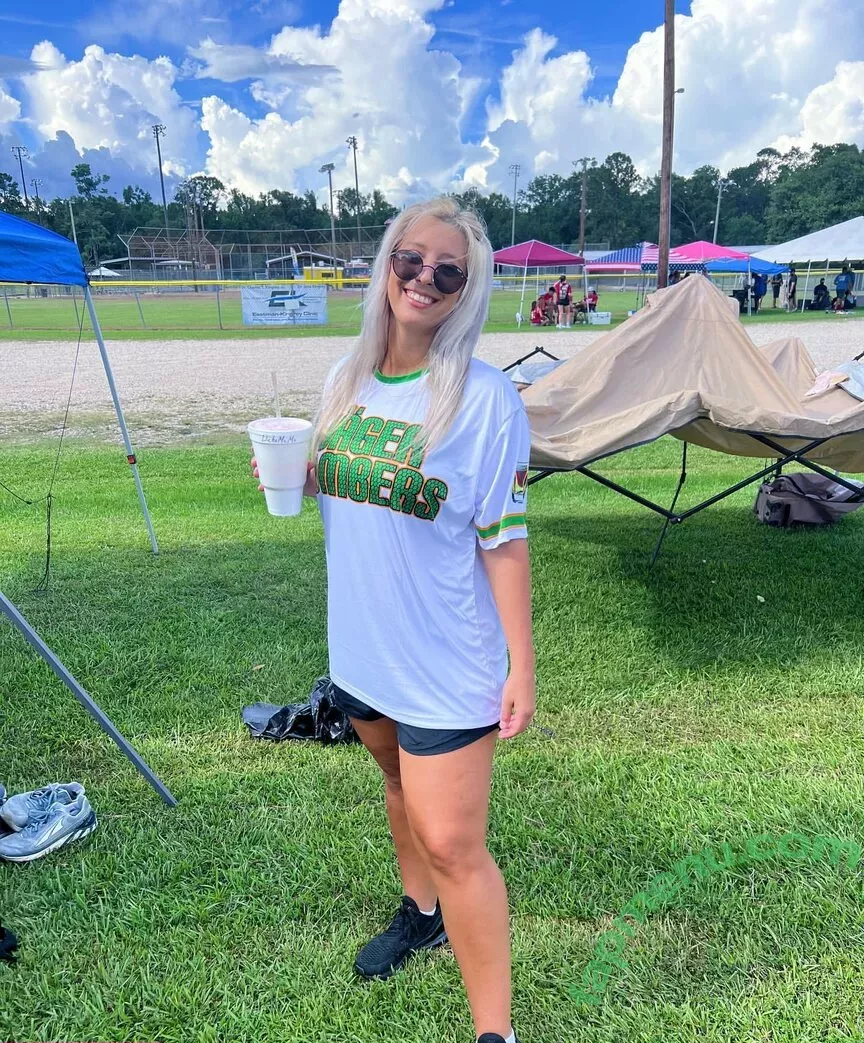 Hannah Murrell nude photo #0213 (hannahlee00 / hannahmurre11 / twinnumber_one)