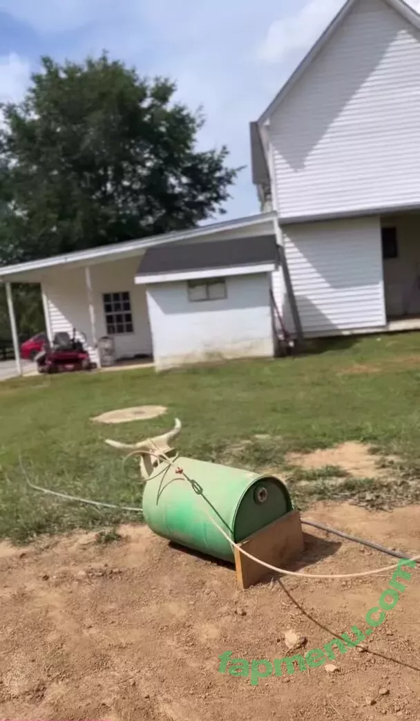 Hannah Murrell nude photo #0219 (hannahlee00 / hannahmurre11 / twinnumber_one)