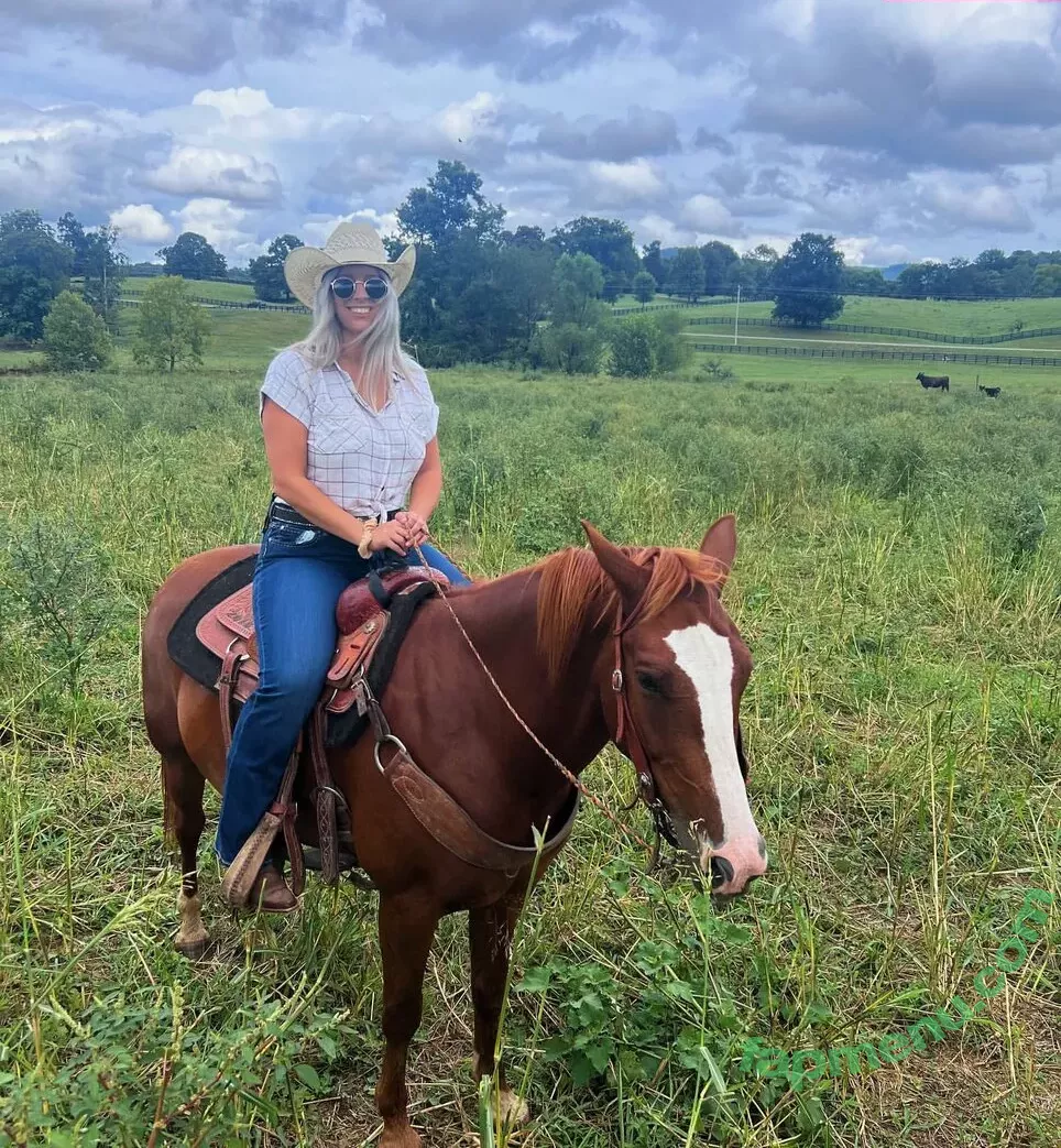 Hannah Murrell nude photo #0220 (hannahlee00 / hannahmurre11 / twinnumber_one)