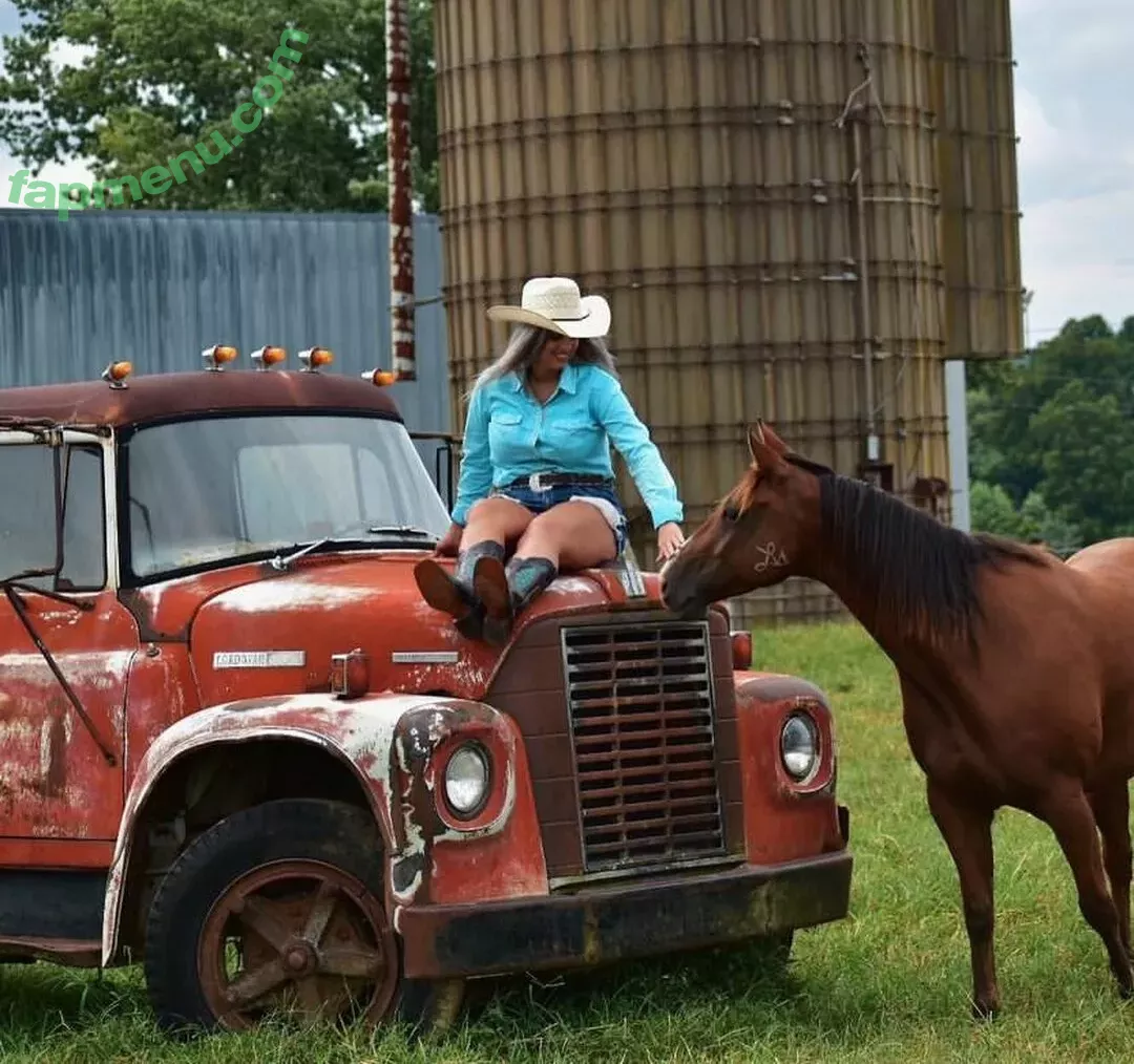 Hannah Murrell nude photo #0236 (hannahlee00 / hannahmurre11 / twinnumber_one)