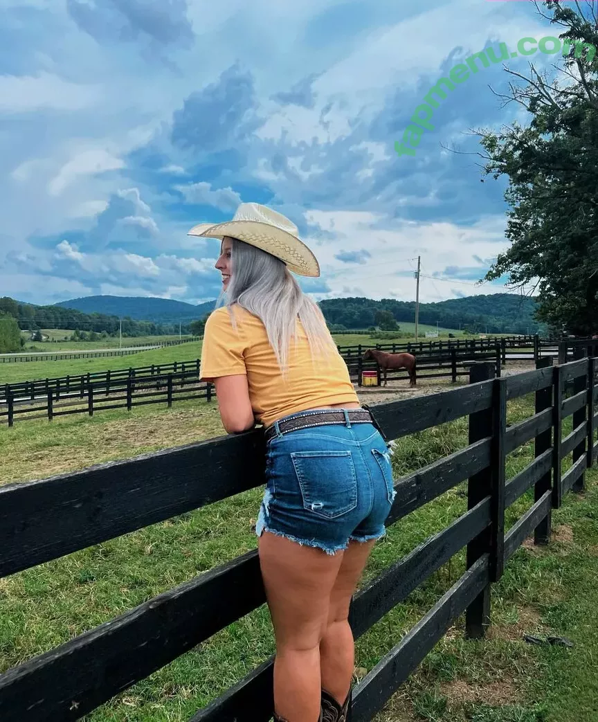 Hannah Murrell nude photo #0240 (hannahlee00 / hannahmurre11 / twinnumber_one)