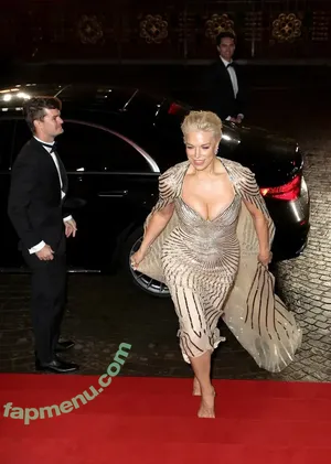 Hannah Waddingham / hannah_waddingham nude photo #0771