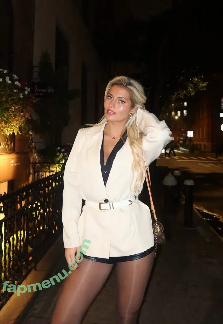 Hannah White nude photo #0066 (hannahhwhite__ / hannahwhite)