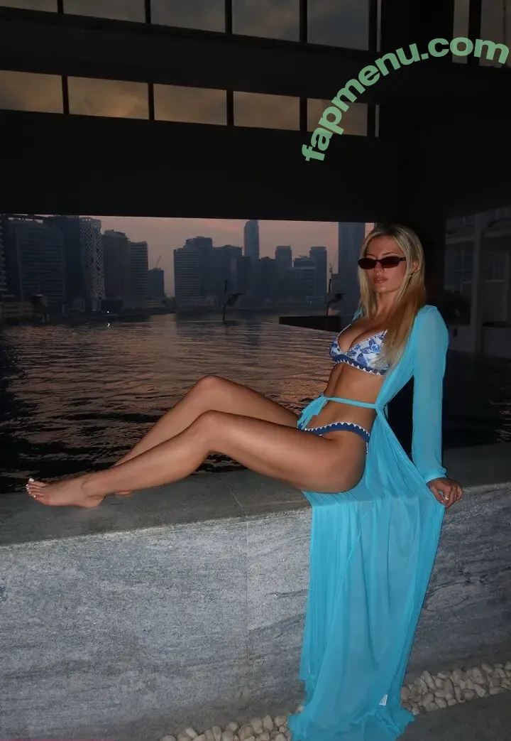 Hannah White nude photo #0120 (hannahhwhite__ / hannahwhite / hannahwhite__)