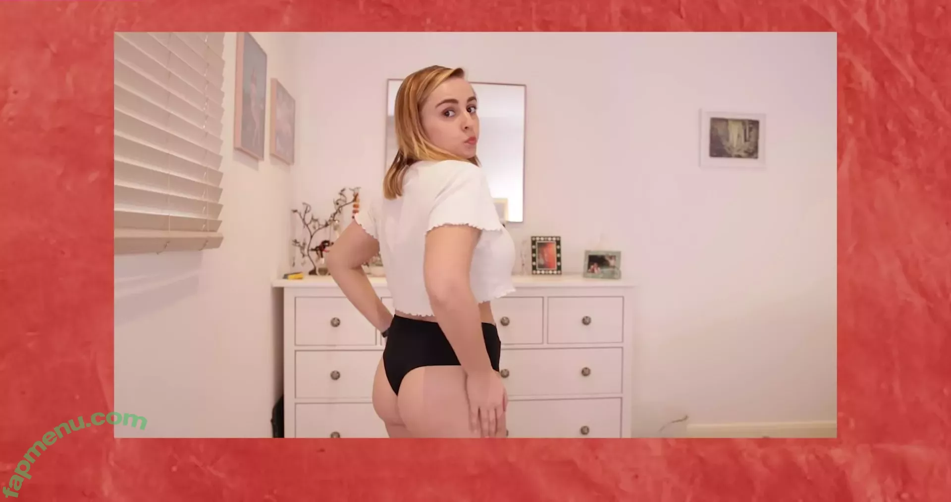 Hannah Witton nude photo #0022 (hannahwitton)