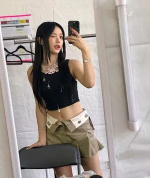 Hanni Pham / Hannijeans / newjeans_official nude photo #0021