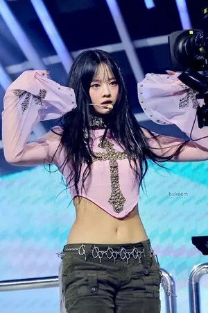 Hanni Pham / Hannijeans / newjeans_official nude photo #0086