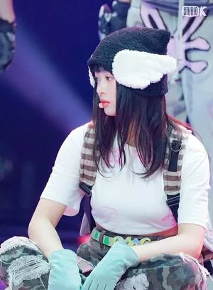 Hanni Pham / Hannijeans / newjeans_official nude photo #0105