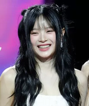 Hanni Pham / Hannijeans / newjeans_official nude photo #0125