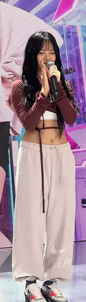 Hanni Pham / Hannijeans / newjeans_official nude photo #0138