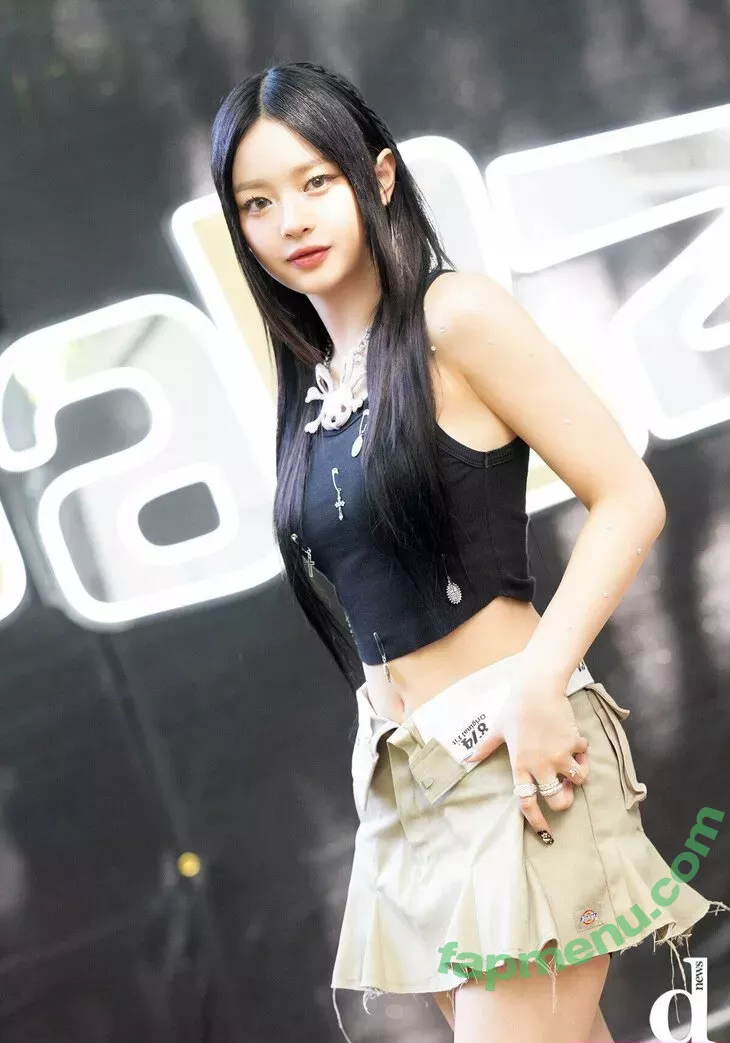 Hanni Pham nude photo #0007 (Hannijeans / newjeans_official)