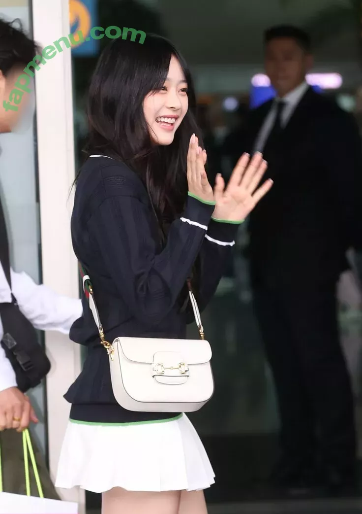 Hanni Pham nude photo #0009 (Hannijeans / newjeans_official)