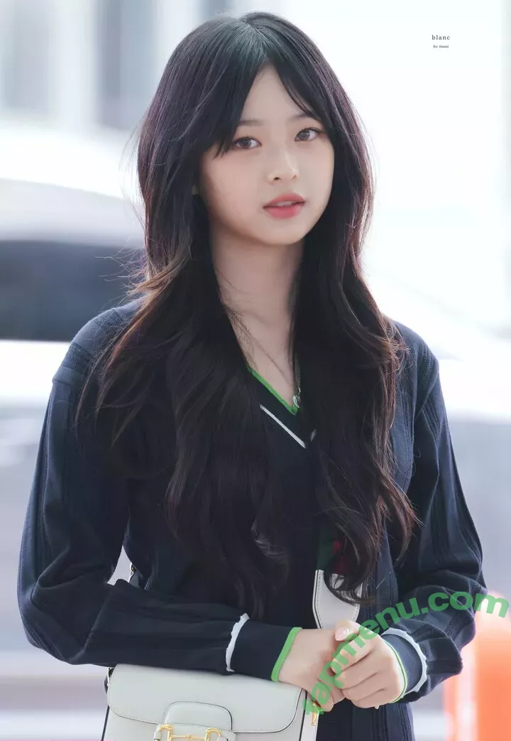 Hanni Pham nude photo #0033 (Hannijeans / newjeans_official)