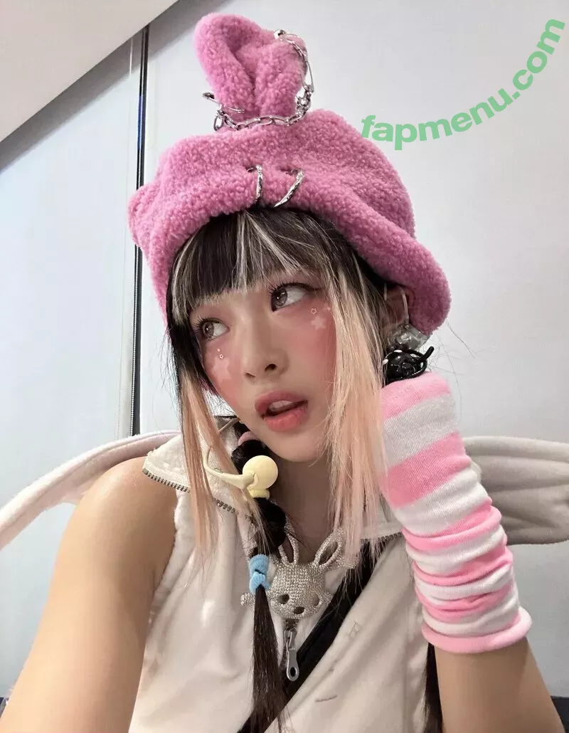 Hanni Pham nude photo #0056 (Hannijeans / newjeans_official)