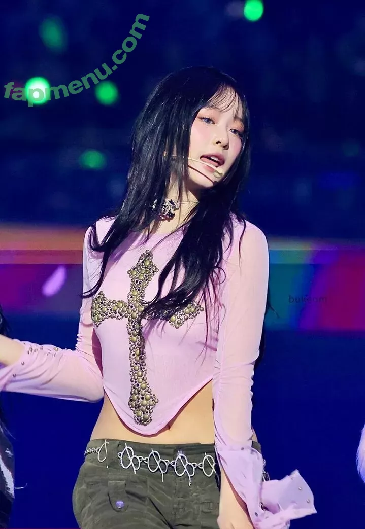 Hanni Pham nude photo #0058 (Hannijeans / newjeans_official)