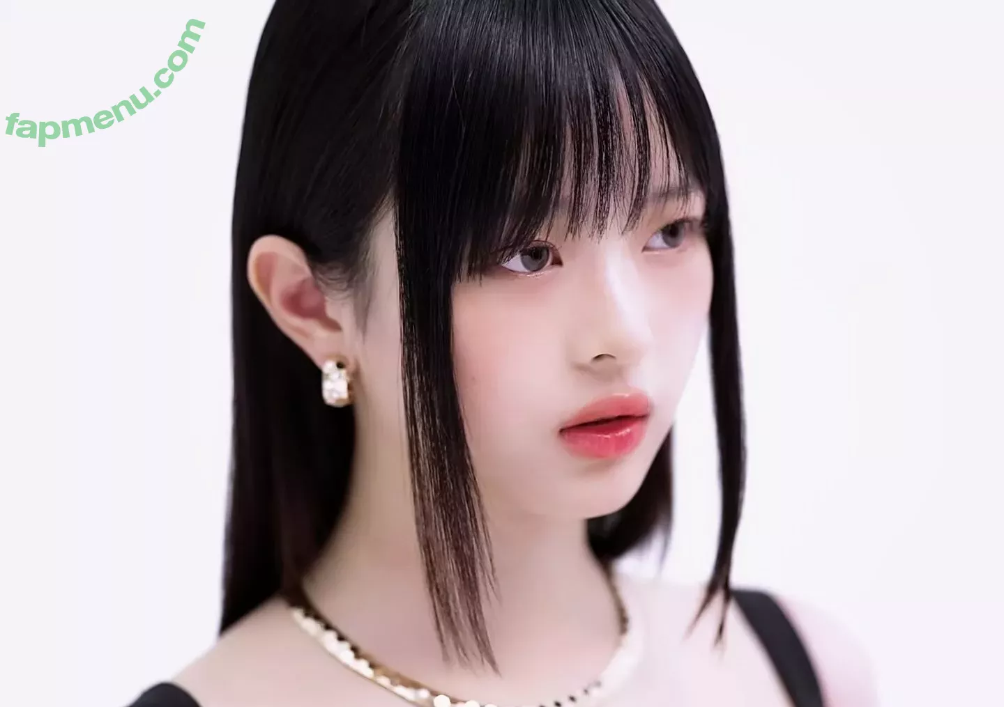 Hanni Pham nude photo #0083 (Hannijeans / newjeans_official)