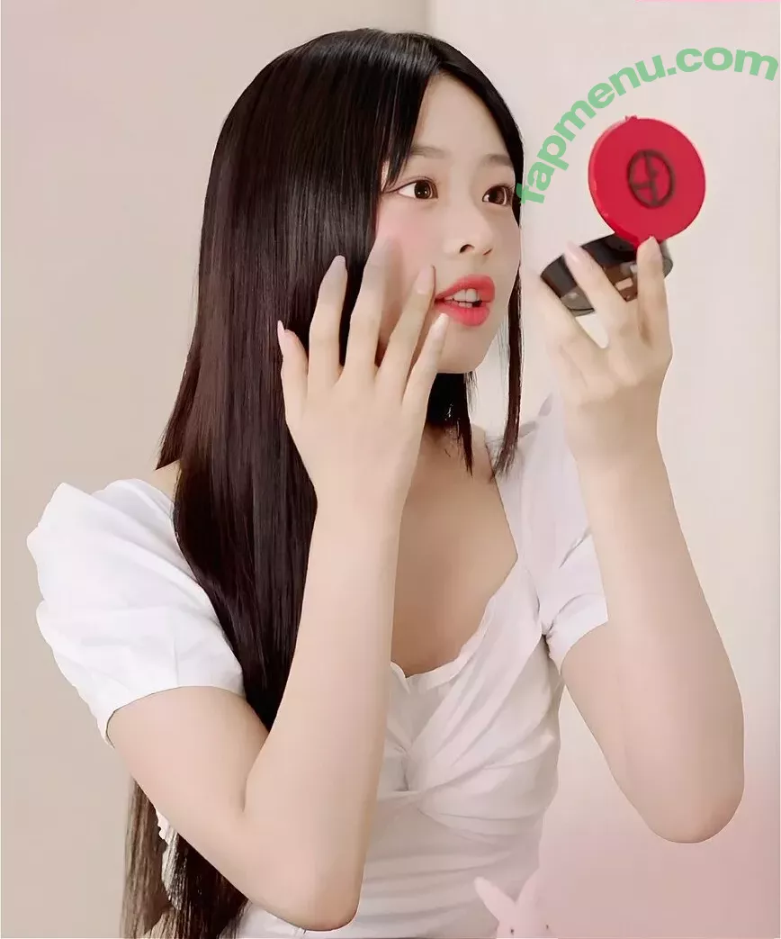 Hanni Pham nude photo #0088 (Hannijeans / newjeans_official)