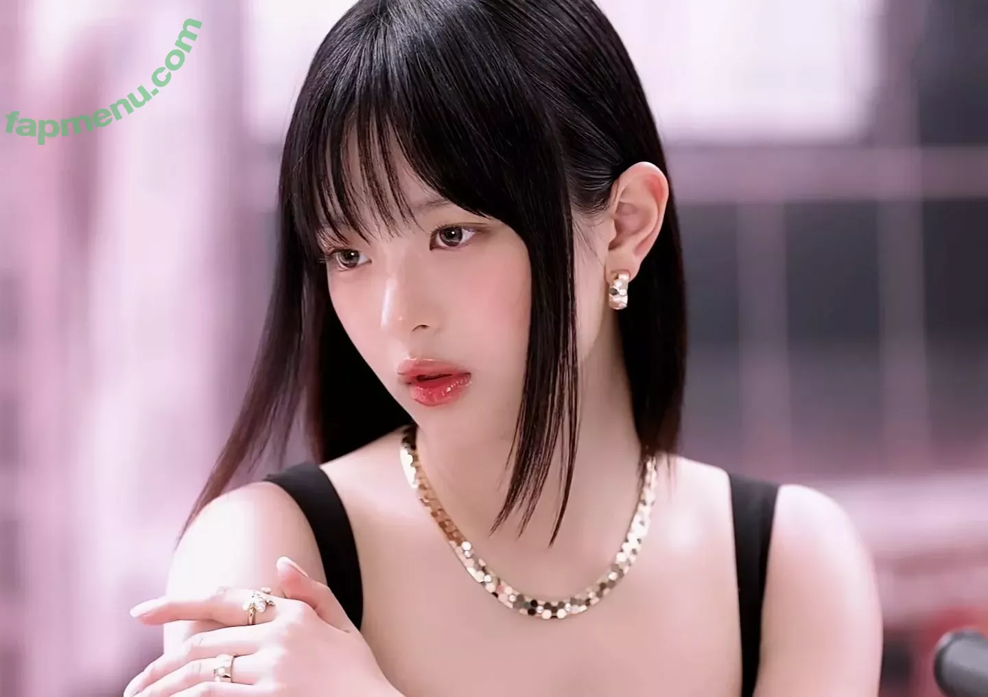 Hanni Pham nude photo #0089 (Hannijeans / newjeans_official)