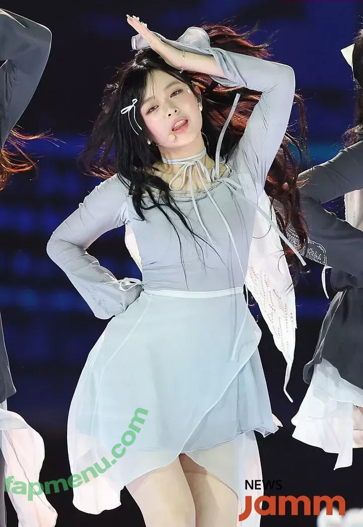 Hanni Pham nude photo #0093 (Hannijeans / newjeans_official)