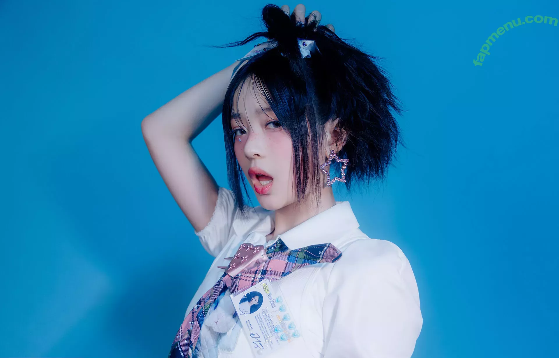 Hanni Pham nude photo #0099 (Hannijeans / newjeans_official)